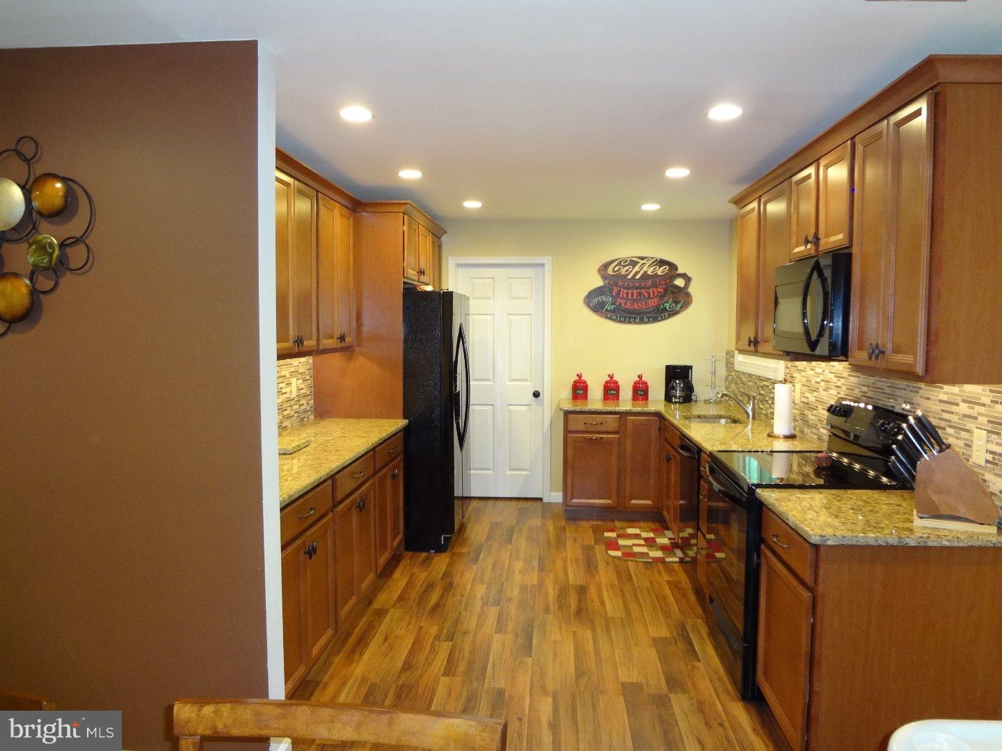6 North Kingston Road Newark, DE 19713 - Photo 12 of 25 Kitchen