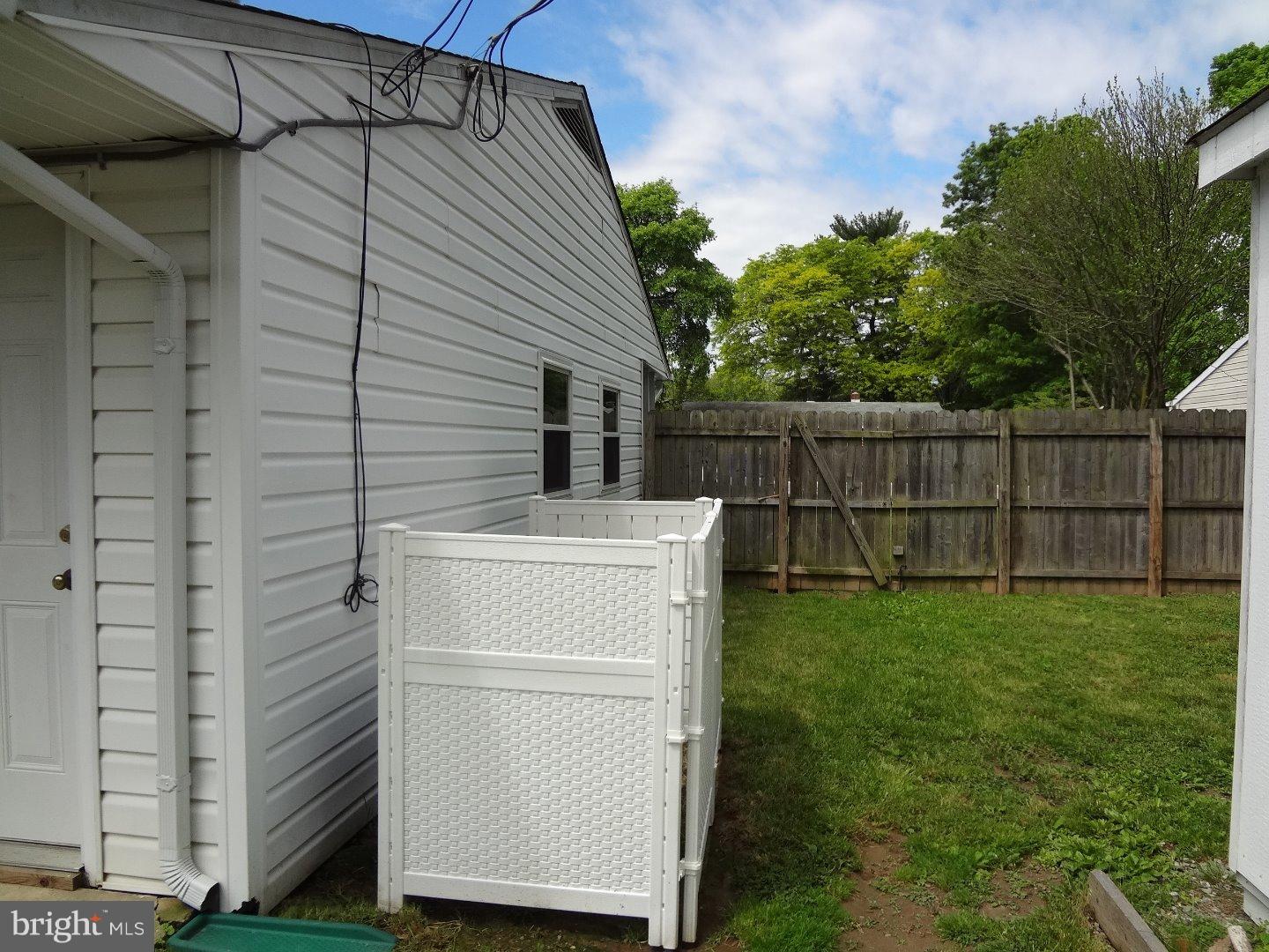 6 North Kingston Road Newark, DE 19713 - Photo 24 of 25 Side Yard