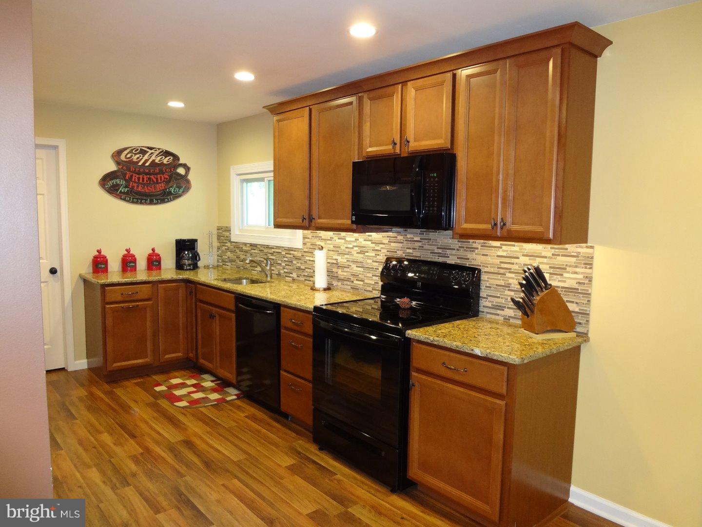 6 North Kingston Road Newark, DE 19713 - Photo 10 of 25 Kitchen