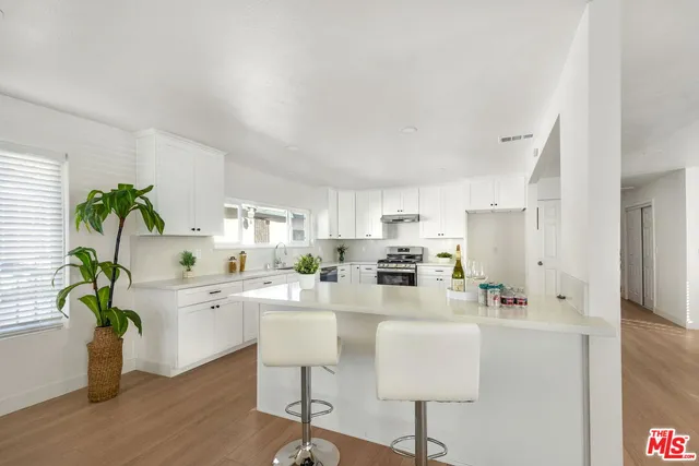 $850,000 | 5832 6th Avenue, Los Angeles, CA 90043