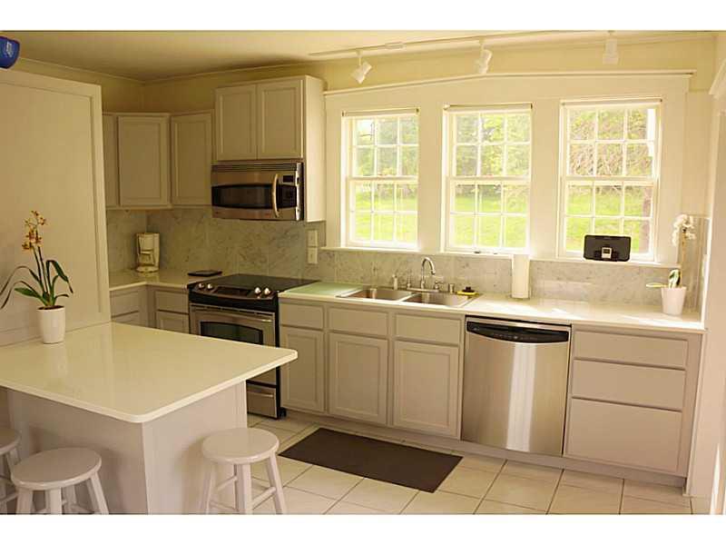 31 Cushing Street Winterport, ME 04496 - Photo 12 of 35 Kitchen.