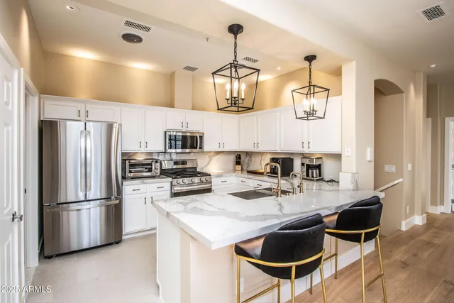 $499,999 | 7445 East Eagle Crest Drive, Unit 1068, Mesa, AZ 85207