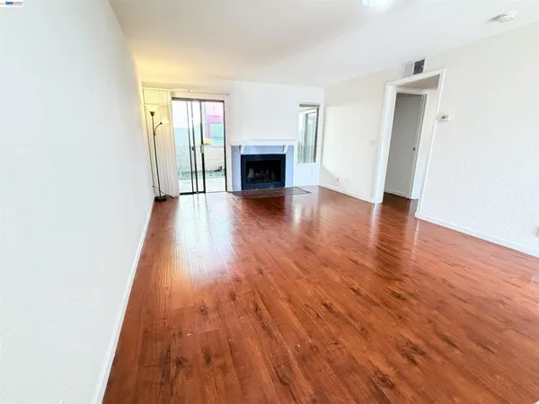 $2,300 | 1391 Monument Boulevard, Concord, CA 94520