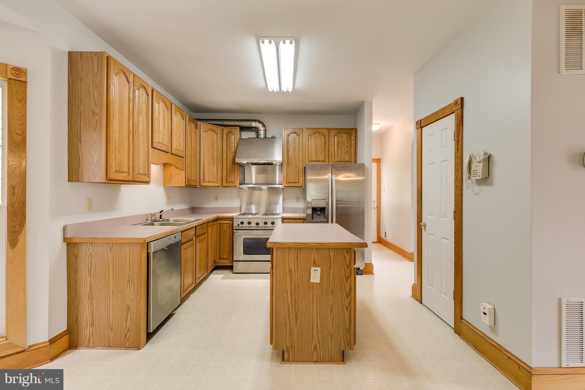 5382 Beverleys Mill Road Broad Run, VA 20137 - Photo 15 of 30 From family room into Kitchen