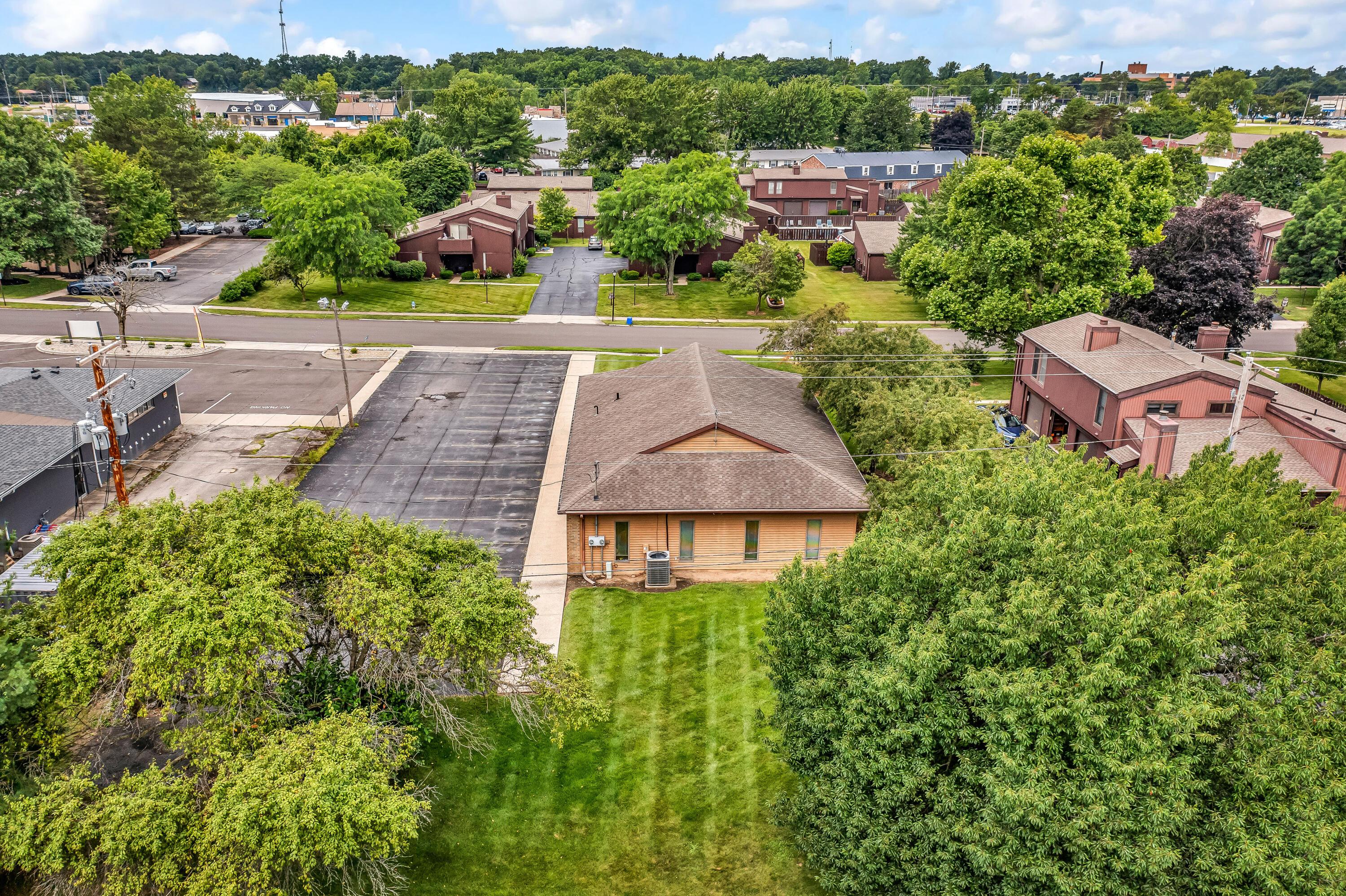 1240 Crescent Heights Road Marion, OH 43302 - Photo 54 of 60 54. Rear Aerial