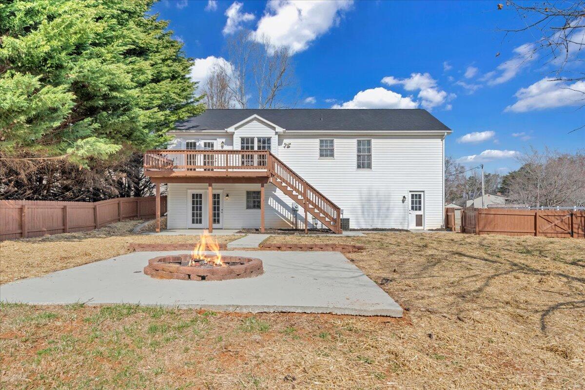 1510 Navigation Point Goodview, VA 24095 - Photo 43 of 48 a front view of a house with a yard