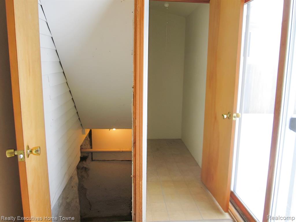 75 Delaware Street Sandusky, MI 48471 - Photo 16 of 27
