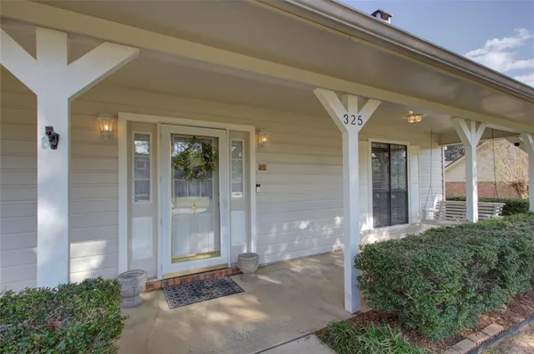 $299,900 | 325 Loma Linda Street, Wake Village, TX 75501