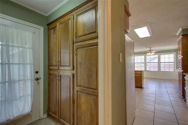 $299,900 | 325 Loma Linda Street, Wake Village, TX 75501