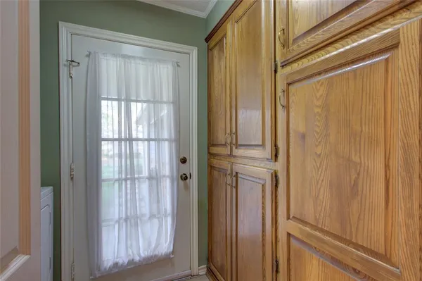 $299,900 | 325 Loma Linda Street, Wake Village, TX 75501