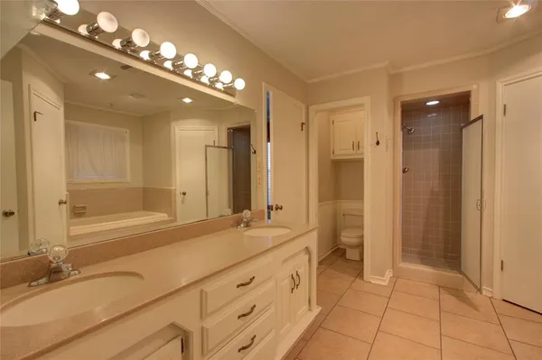 $299,900 | 325 Loma Linda Street, Wake Village, TX 75501