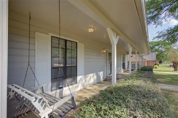 $299,900 | 325 Loma Linda Street, Wake Village, TX 75501