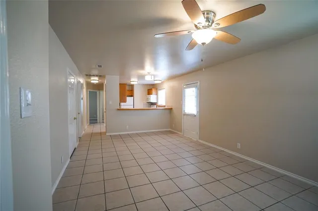 $1,075 | 1026 West Coffin Street, Unit 102, Denison, TX 75020