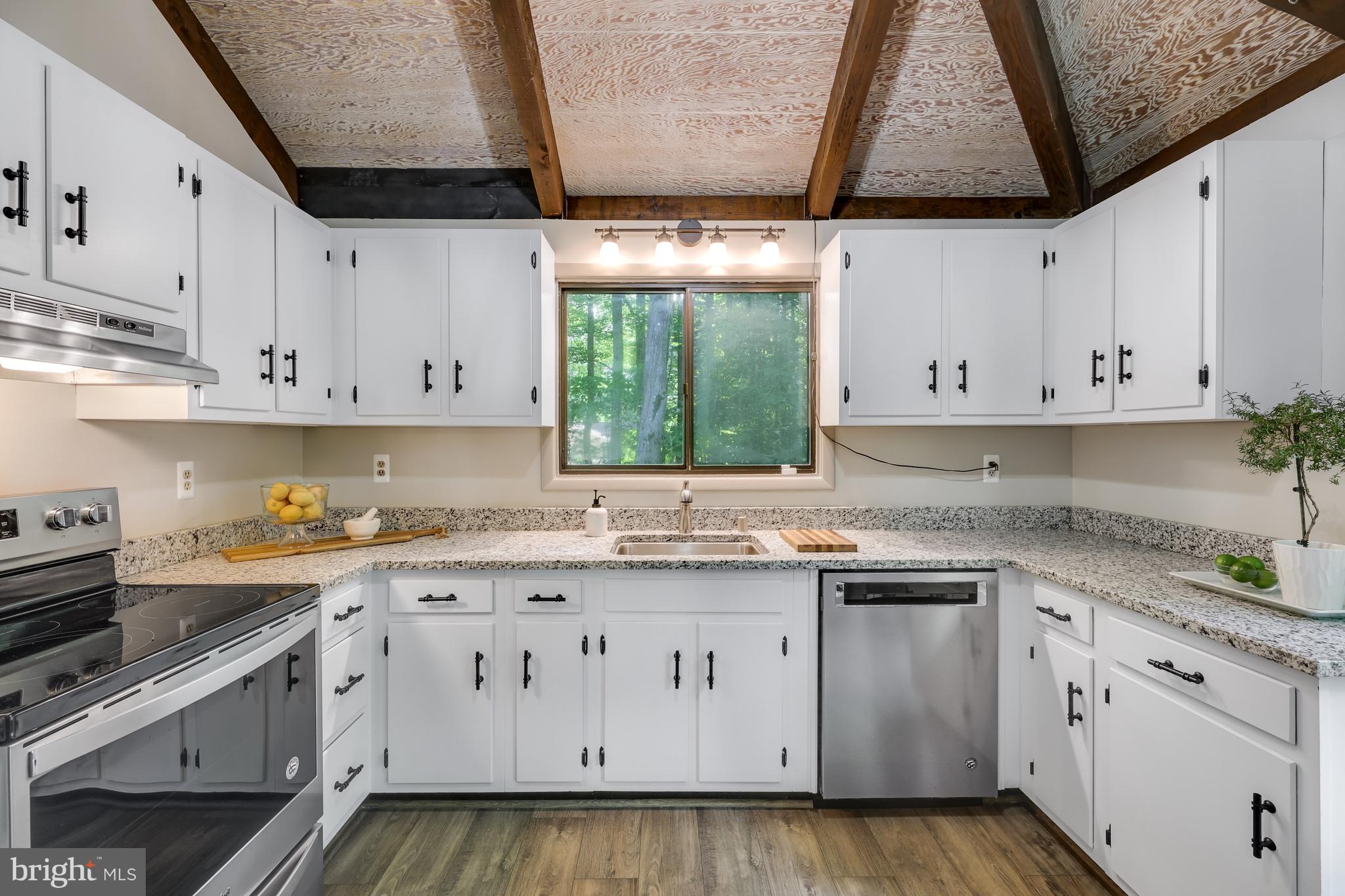 1417 Mountain Road Haymarket, VA 20169 - Photo 21 of 53 Stainless Steel Appliances