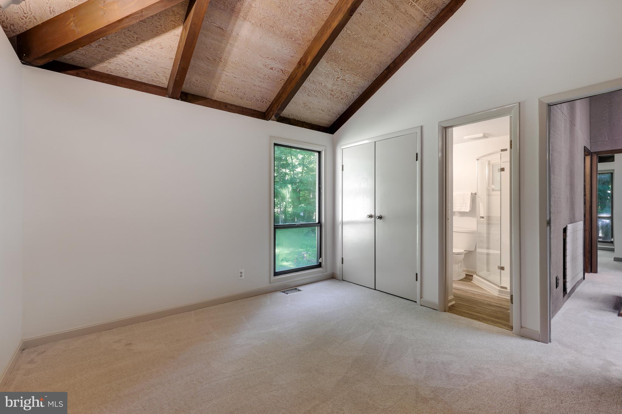 1417 Mountain Road Haymarket, VA 20169 - Photo 27 of 53 Primary Bedroom wtih Ensuite Bath