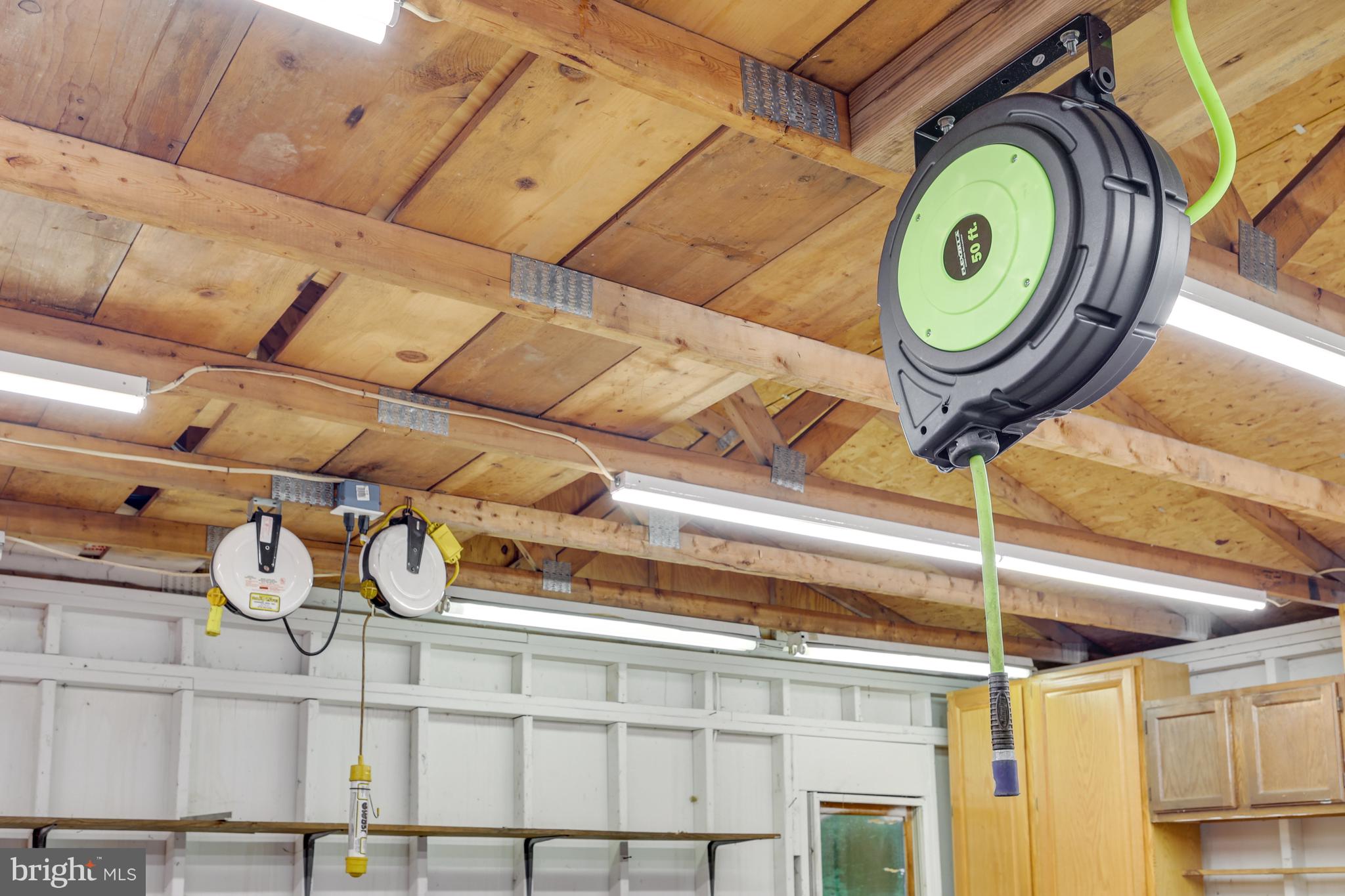 1417 Mountain Road Haymarket, VA 20169 - Photo 43 of 53 Drop Hose & Drop Lights