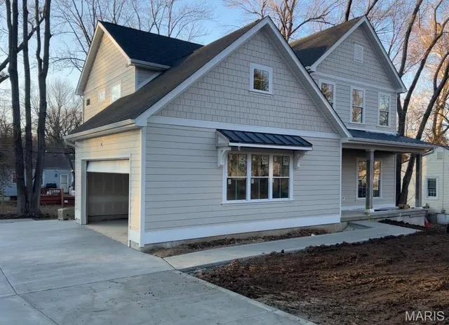 $989,000 | 112 Oakwood Avenue, Webster Groves, MO 63119