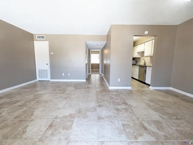 $1,075 | 1701 Lobdell Avenue, Unit 15, Baton Rouge, LA 70806