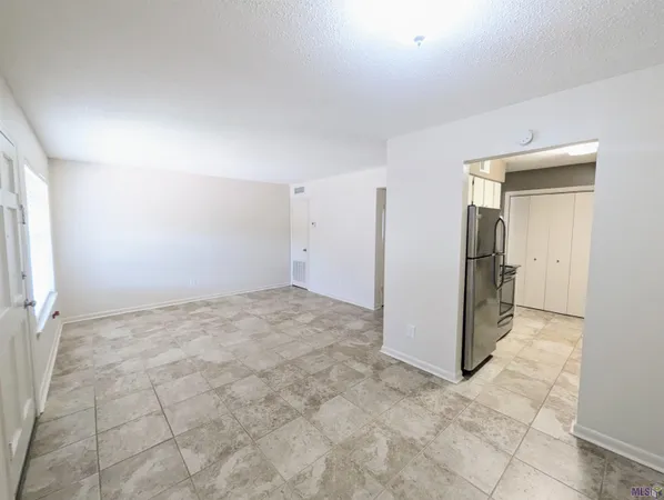 $1,075 | 1701 Lobdell Avenue, Unit 15, Baton Rouge, LA 70806
