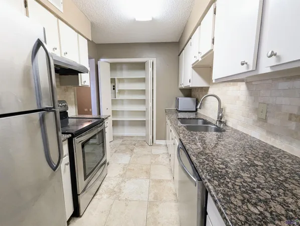 $1,075 | 1701 Lobdell Avenue, Unit 15, Baton Rouge, LA 70806