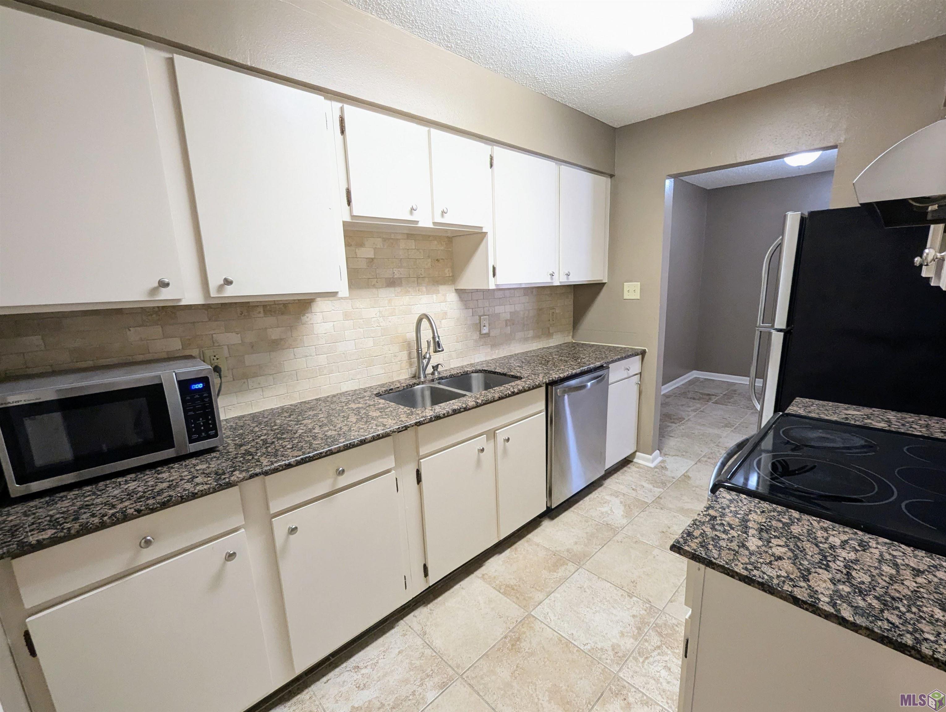 1701 Lobdell Avenue, Unit 15 Baton Rouge, LA 70806 - Photo 3 of 10