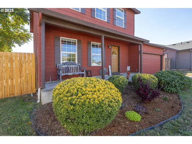$399,900 | 4852 Chameleon Court Northeast, Salem, OR 97305