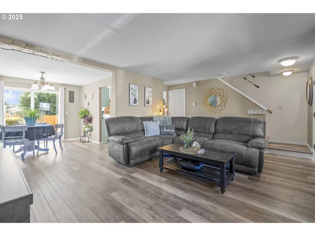 $399,900 | 4852 Chameleon Court Northeast, Salem, OR 97305