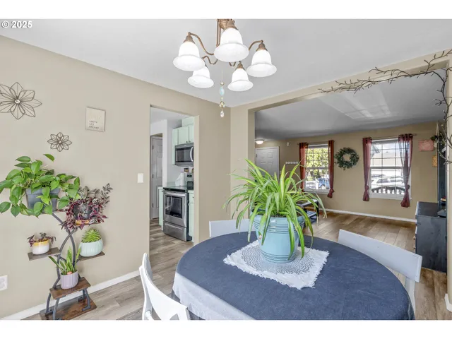 $399,900 | 4852 Chameleon Court Northeast, Salem, OR 97305