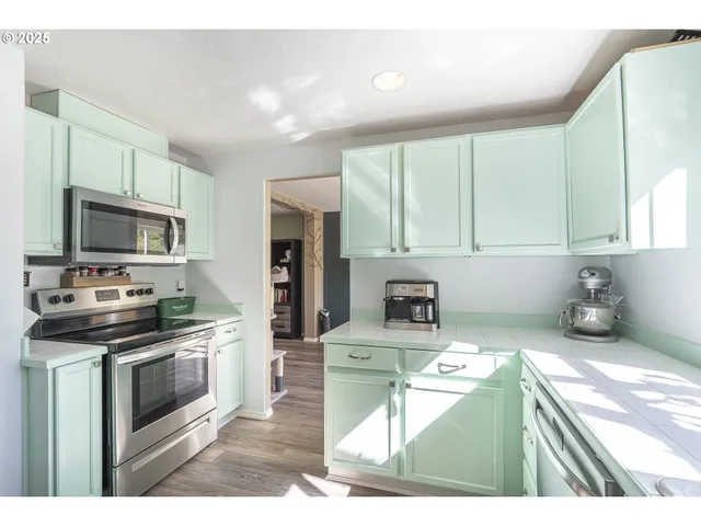 $399,900 | 4852 Chameleon Court Northeast, Salem, OR 97305