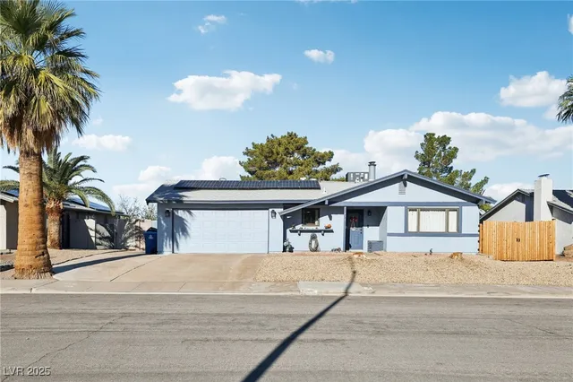 $430,000 | 415 Chateau Drive, Henderson, NV 89002