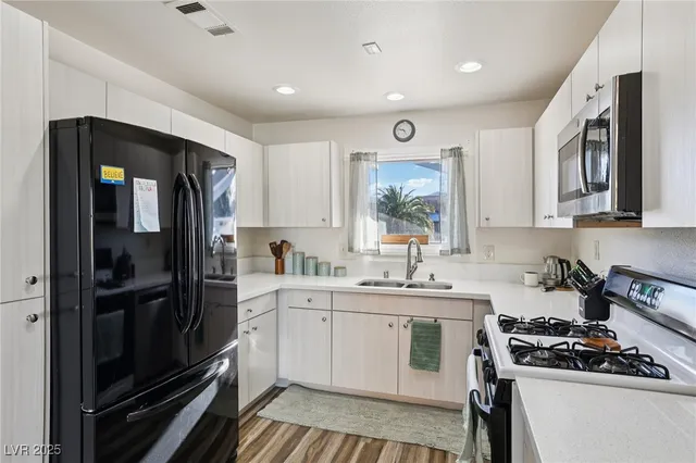 $430,000 | 415 Chateau Drive, Henderson, NV 89002