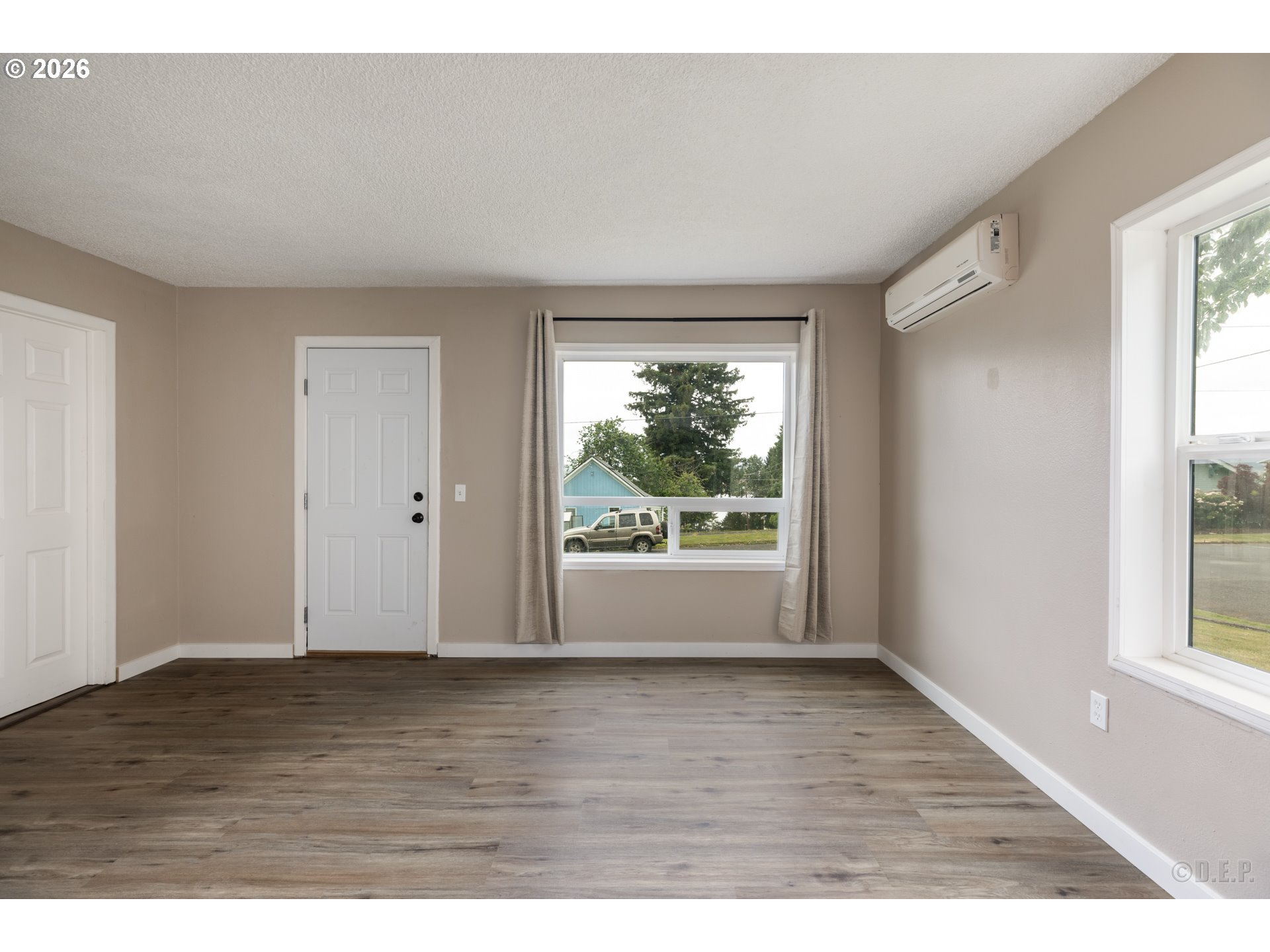 420 East D Street Rainier, OR 97048 - Photo 4 of 19 Living Room