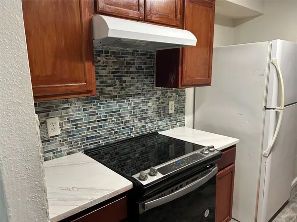 $1,300 | 9700 Leawood Boulevard, Unit 1407, Houston, TX 77099