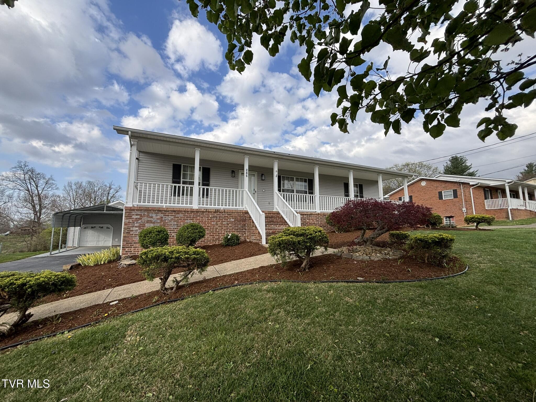 285 Brian Circle Afton, TN 37616 - Photo 1 of 24 IMG_2384
