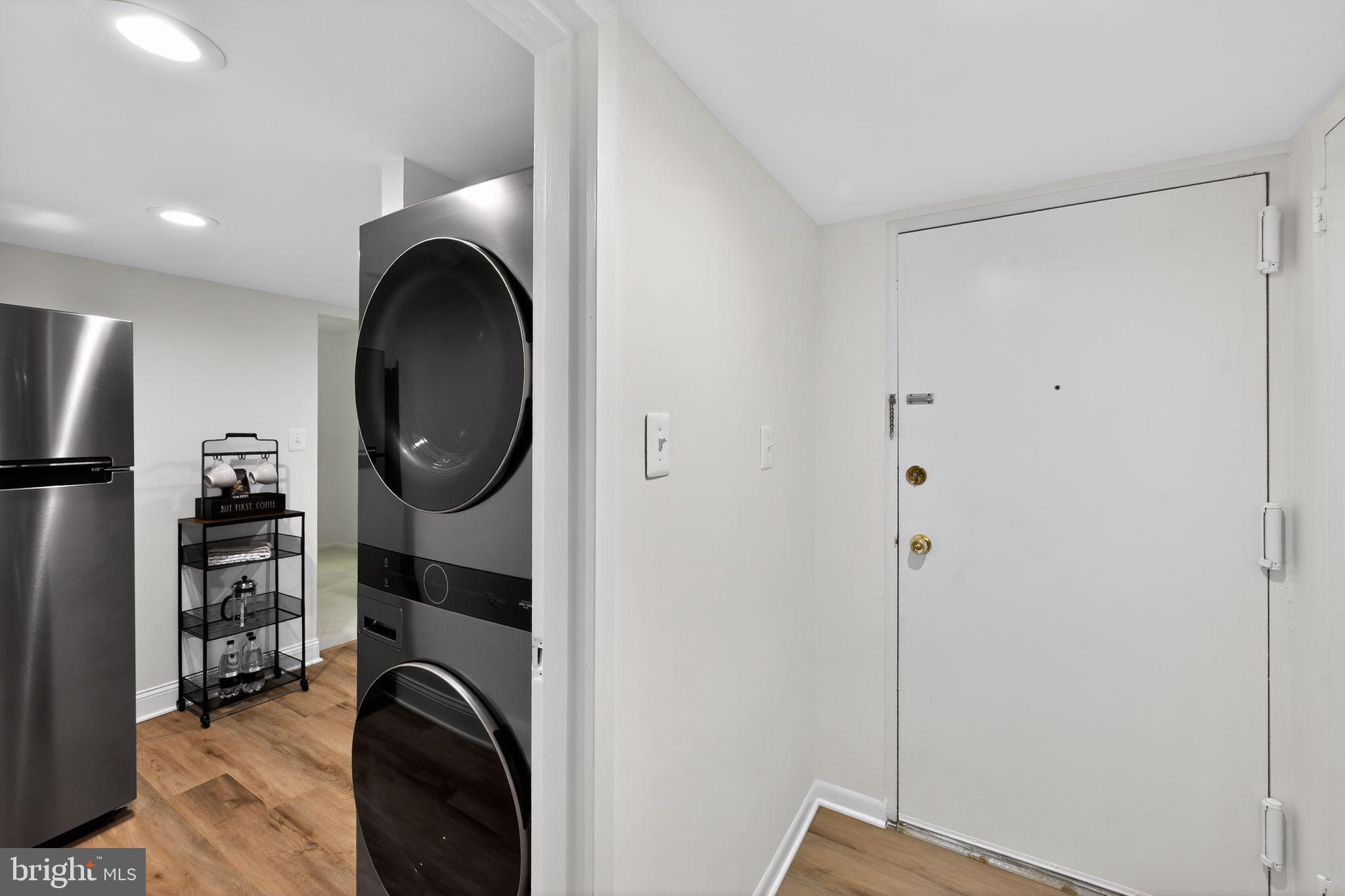 1533 Northgate Square, Unit 11B Reston, VA 20190 - Photo 4 of 13 All new appliances