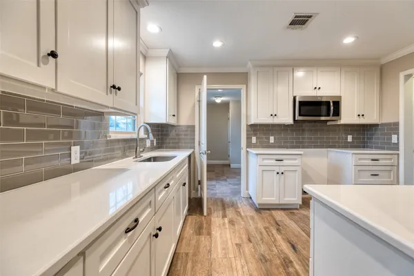 $450,000 | 810 Vogel Drive, Lockhart, TX 78644