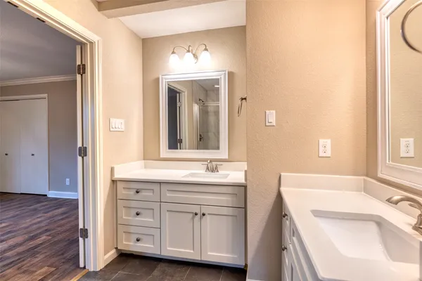 $450,000 | 810 Vogel Drive, Lockhart, TX 78644