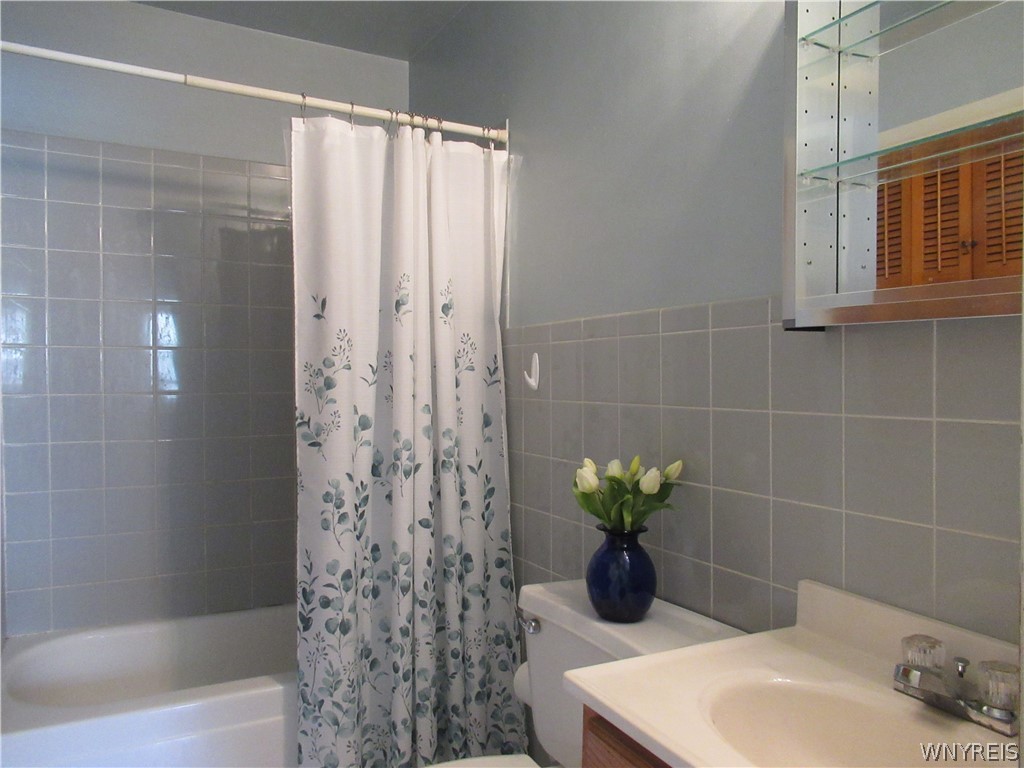 401 Lakeside Road Evans, NY 14006 - Photo 12 of 30 Full Bath Lower Level!