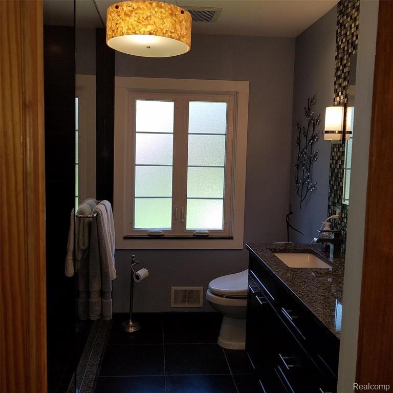 412 Roland Court Grosse Pointe Farms, MI 48236 - Photo 24 of 44