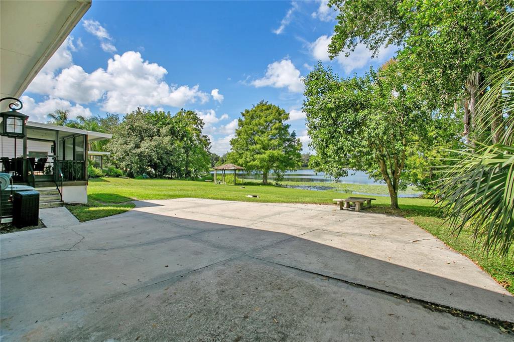 960 Strathmore Drive Orlando, FL 32806 - Photo 21 of 25 a view of a volley ball court
