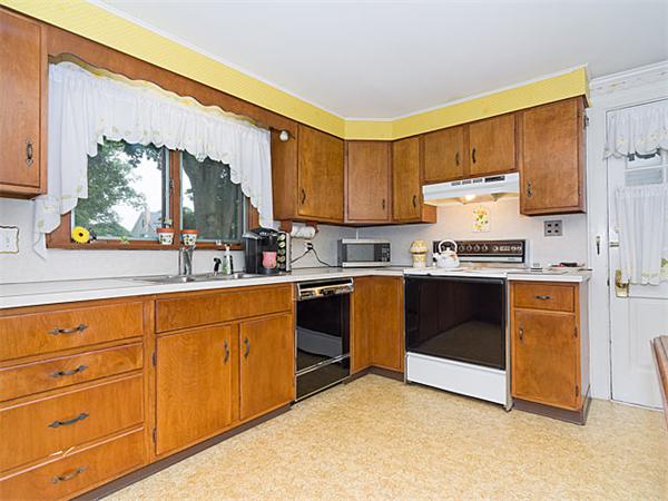 49 Ellery Road Waltham, MA 02453 - Photo 7 of 20 Gallery Image 7