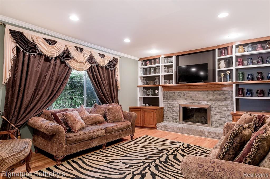 841 Lion Street Rochester, MI 48307 - Photo 13 of 42