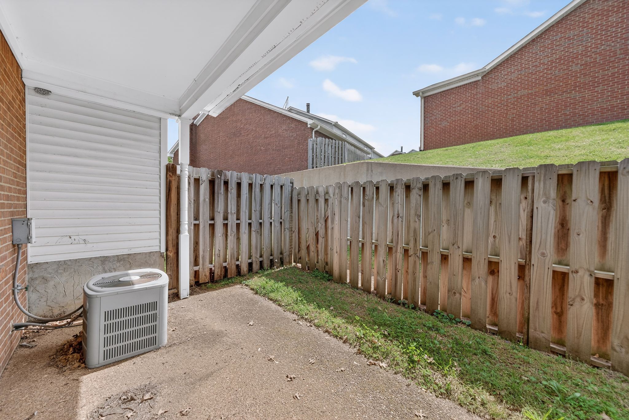 2041 Union Place Columbia, TN 38401 - Photo 21 of 24 a backyard of a house