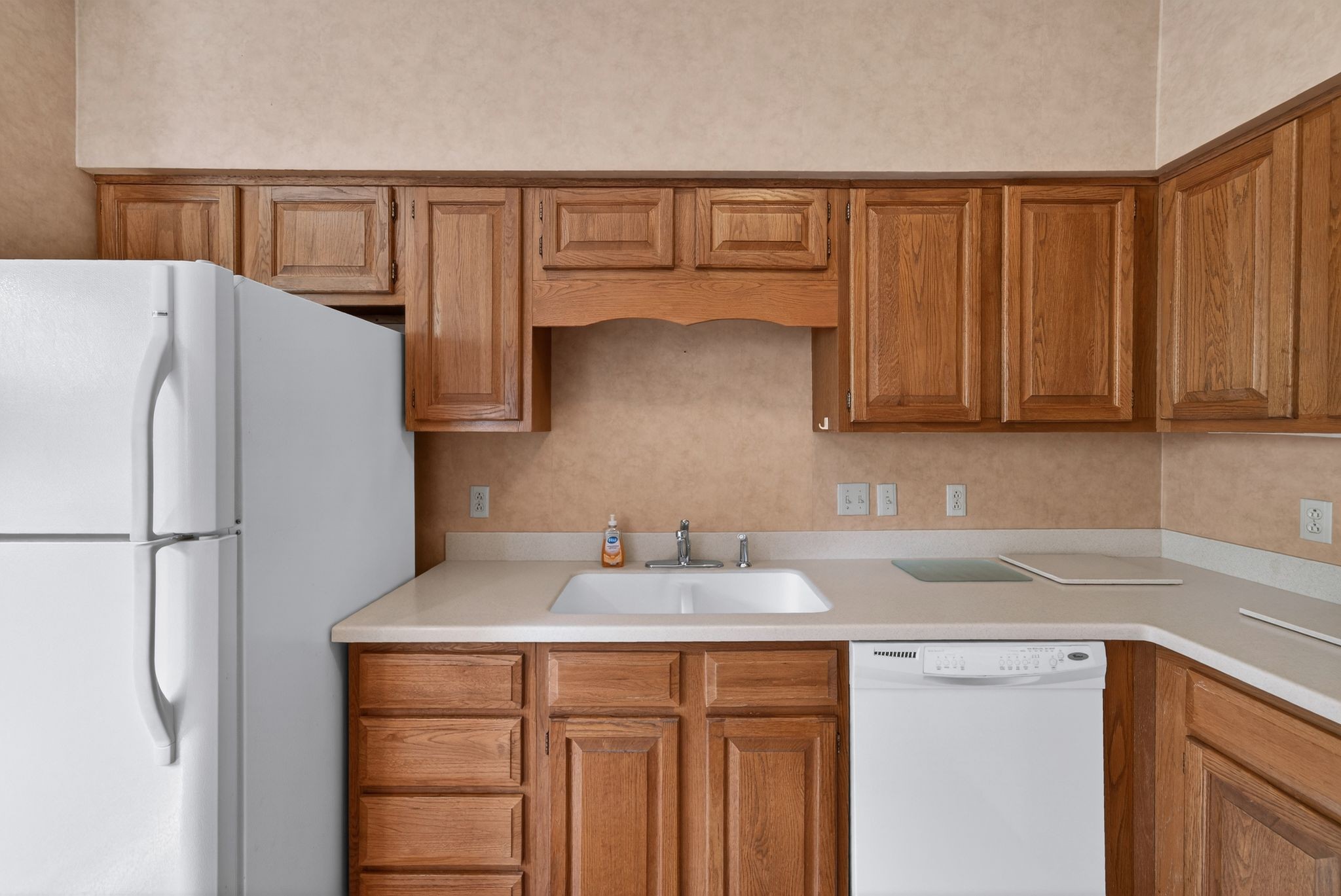 2041 Union Place Columbia, TN 38401 - Photo 9 of 24 a kitchen with stainless steel appliances a refrigerator and a sink