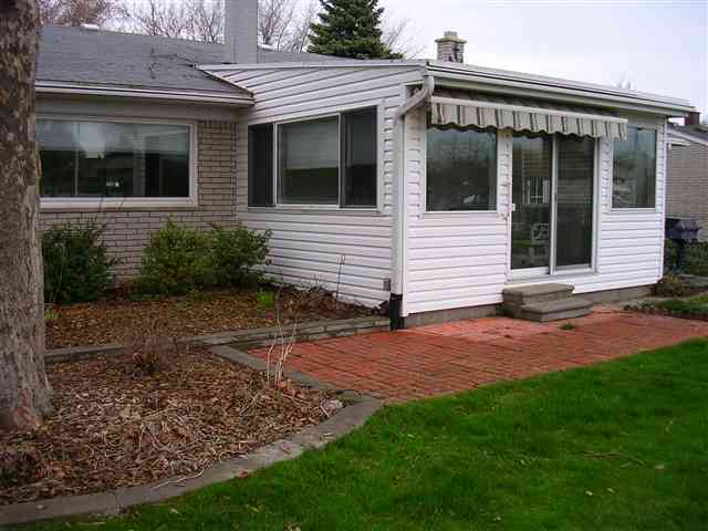 32070 South River Road Harrison Township, MI 48045 - Photo 4 of 25 31055022-3.JPG