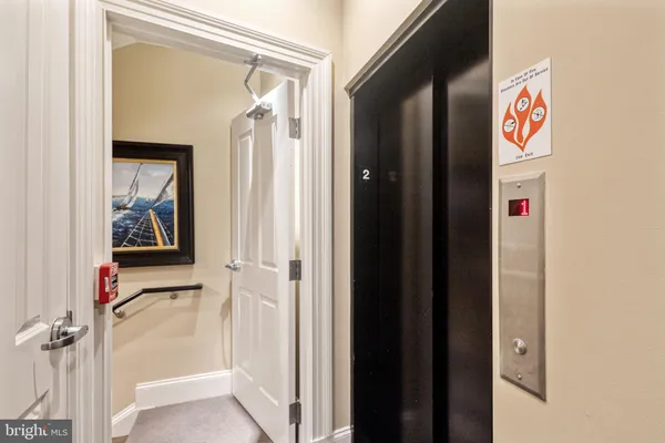 $2,100 | 180 Main Street, Unit 202, Annapolis, MD 21401