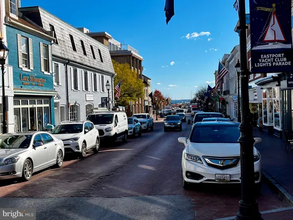 $2,100 | 180 Main Street, Unit 202, Annapolis, MD 21401