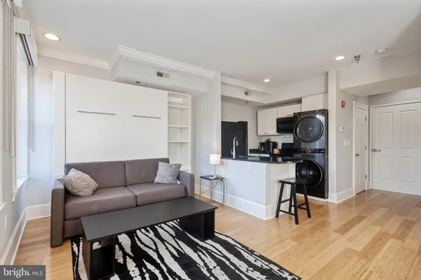 $2,100 | 180 Main Street, Unit 202, Annapolis, MD 21401