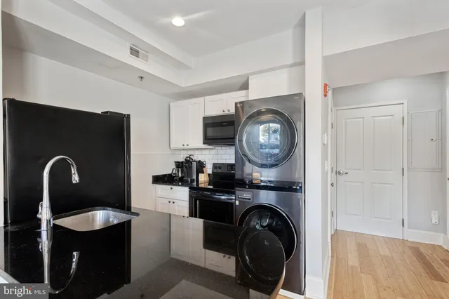 $2,145 | 180 Main Street, Unit 202, Annapolis, MD 21401