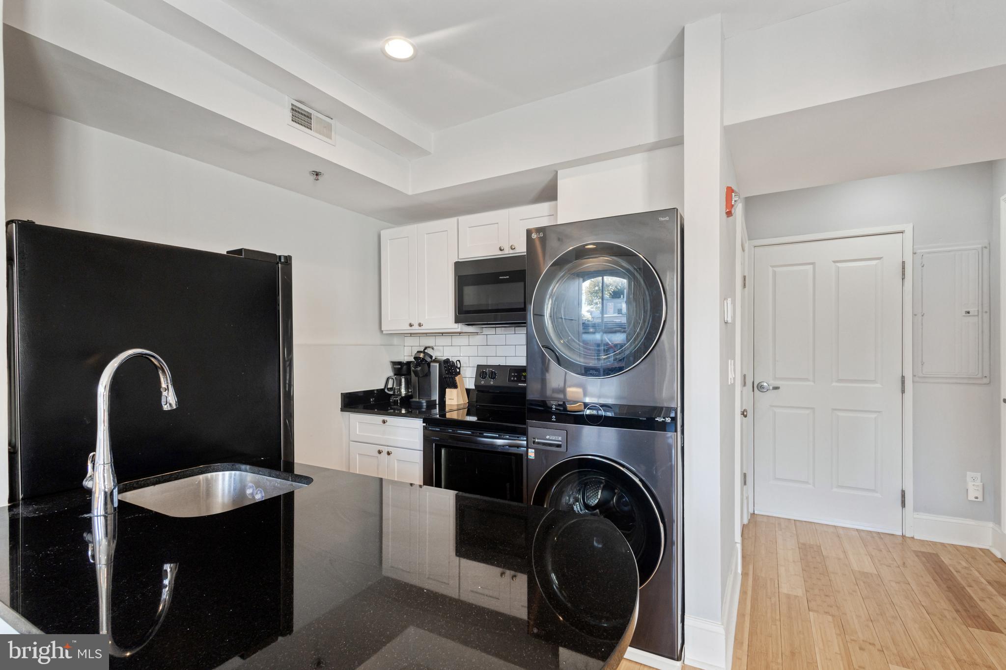 180 Main Street, Unit 202 Annapolis, MD 21401 - Photo 4 of 15